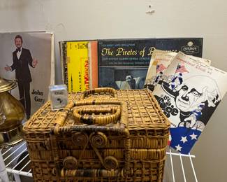 cute little picnic basket 