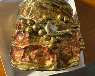 detail of cuff bracelet 