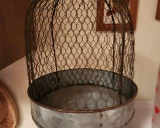 ???Vintage Chicken Wire Planter???