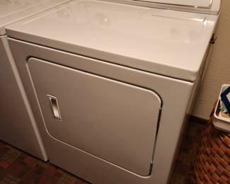 Electric Dryer by Whirlpool. Front Load/Heavy Duty/Large Capacity. 