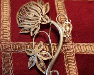 Vintage sterling pin