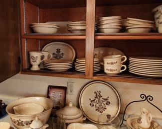 A very large collection of Pfaltzgraff 'Village' Pottery.