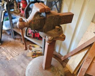 super-sized vice on stand