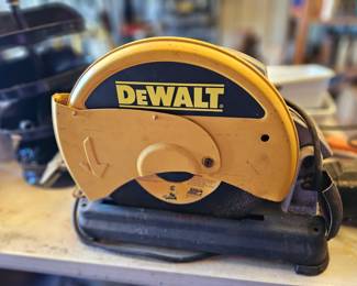 Dewalt saw