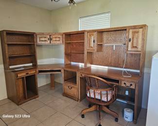 very spacious and stylish office unit, sold as a lot