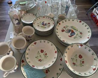 Stoneware dishes