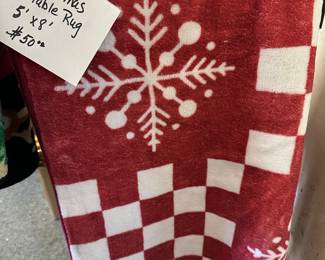 Was able Christmas rug 5 x 8