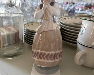 Lladro statue