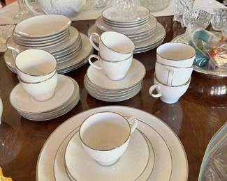 Noritake Lorelei Dinnerware Set
