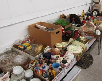 boxes full of miscellaneous Vintage collectibles