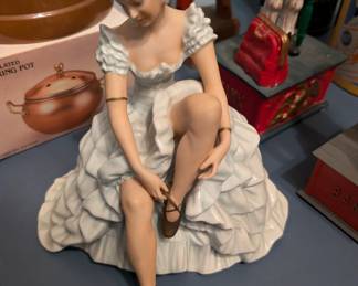 Schaubach Kunst Wallendork - 7 1/4" Porcelain Figurine - 1960's