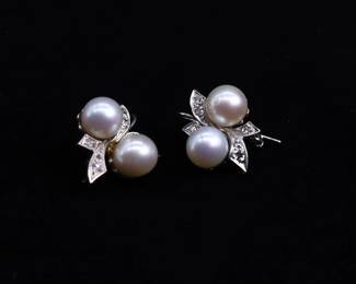 Pearl and diamond earrings