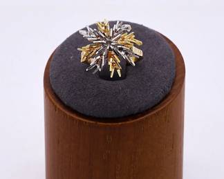 Gold snowflake ring