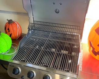 Charbroil grill basically new!