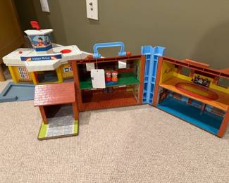 Fisher Price Tudor House