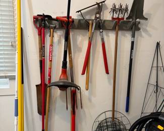 Misc yard equipment