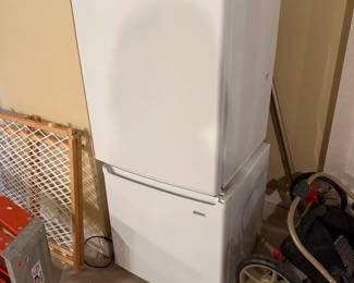 Sanyo fridge