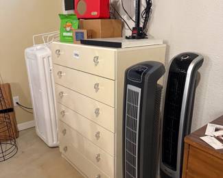 Fans, Dresser