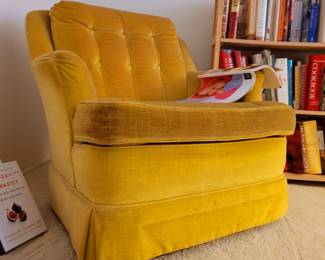 $18 Friday - Gold velvet chair