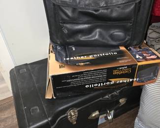 Leather Portfolio - Trunk