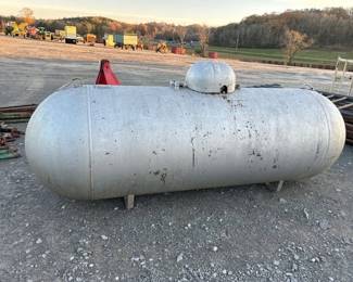 500 GALLON PROPANE TANK