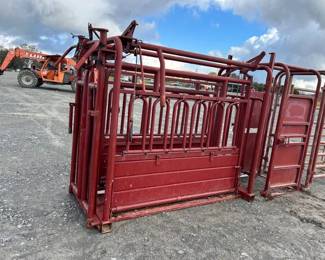 TARTER SERIES 6 CATTLE SQUEEZE CHUTE