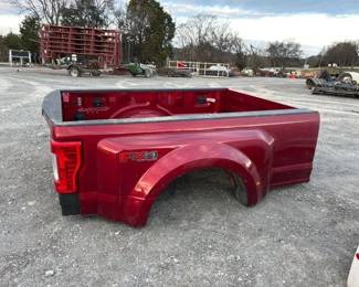 FORD 8 DUALLY TRUCK BED