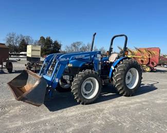 NEW HOLLAND TN65 4X4 TRACTOR AND LOADER