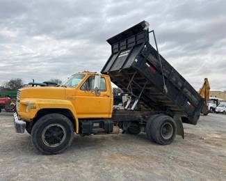 1989 FORD F800 DUMP TRUCK