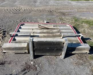 SEMI TRUCK HEADACHE RACK