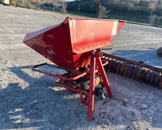 LELY 1250 3PT SPREADER