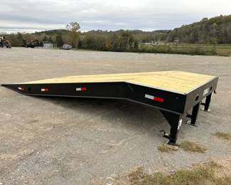 UNUSED 30K LB LOADING RAMP DOCK