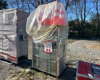 LOT OF 250 TRAFFIC CONES