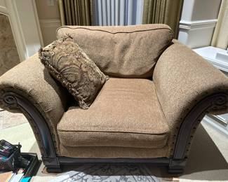 Oversized side chair