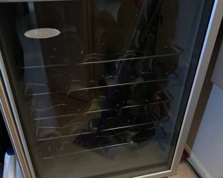 Small wine refrigerator 