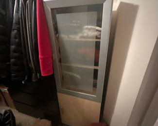 Side cabinet/dresser