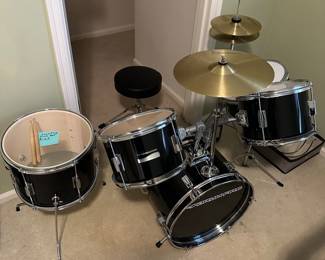Kids drum set