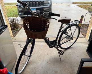 Woman's Specialized Crossroads Sport bike....