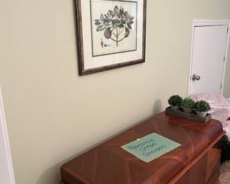 Vintage Lane cedar chest, excellent condition