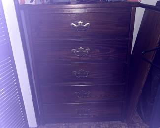 Chest of drawer