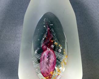 Handblown Art Glass Paperweights Including Murano, Frosted With Swirl, Possibly Svaja And More, Various Sizes And Styles, Total Qty 5