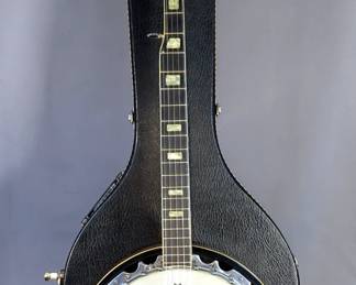 Hondo 5 String Banjo, HB75A, With Strap, In Hard Sided Carry Case