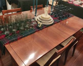 MCM Table/Chairs  Counter Point
By Drexel / John Van Koert
