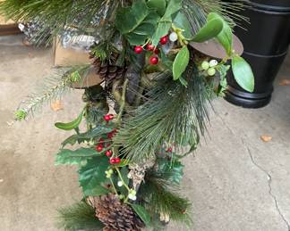 CHRISTMAS PINECONE CANDLE STAND