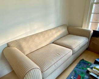 PULL OUT SOFA BED WITH 4 LARGE ADJUSTABLE CUSHIONSM