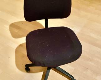 UPHOLSTERED FABRIC DESK CHAIR