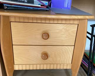 PAIR OF NIGHT TABLES, CONTEMPORARY STYLE, NATURAL WOOD