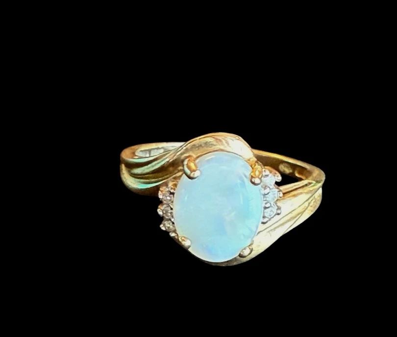 TN55 NAGL Certified 10k Yellow Gold, Cabochon Cut, White Opal Ring Size 7.5 See certificate for more information