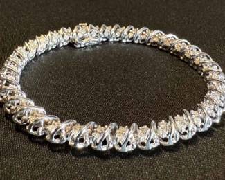 TN62 NAGL Certified 10k White Gold Diamond Bracelet, 2CtW See certificate for information