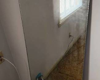 Full lengh Mirror, clocks, get whole lot of items